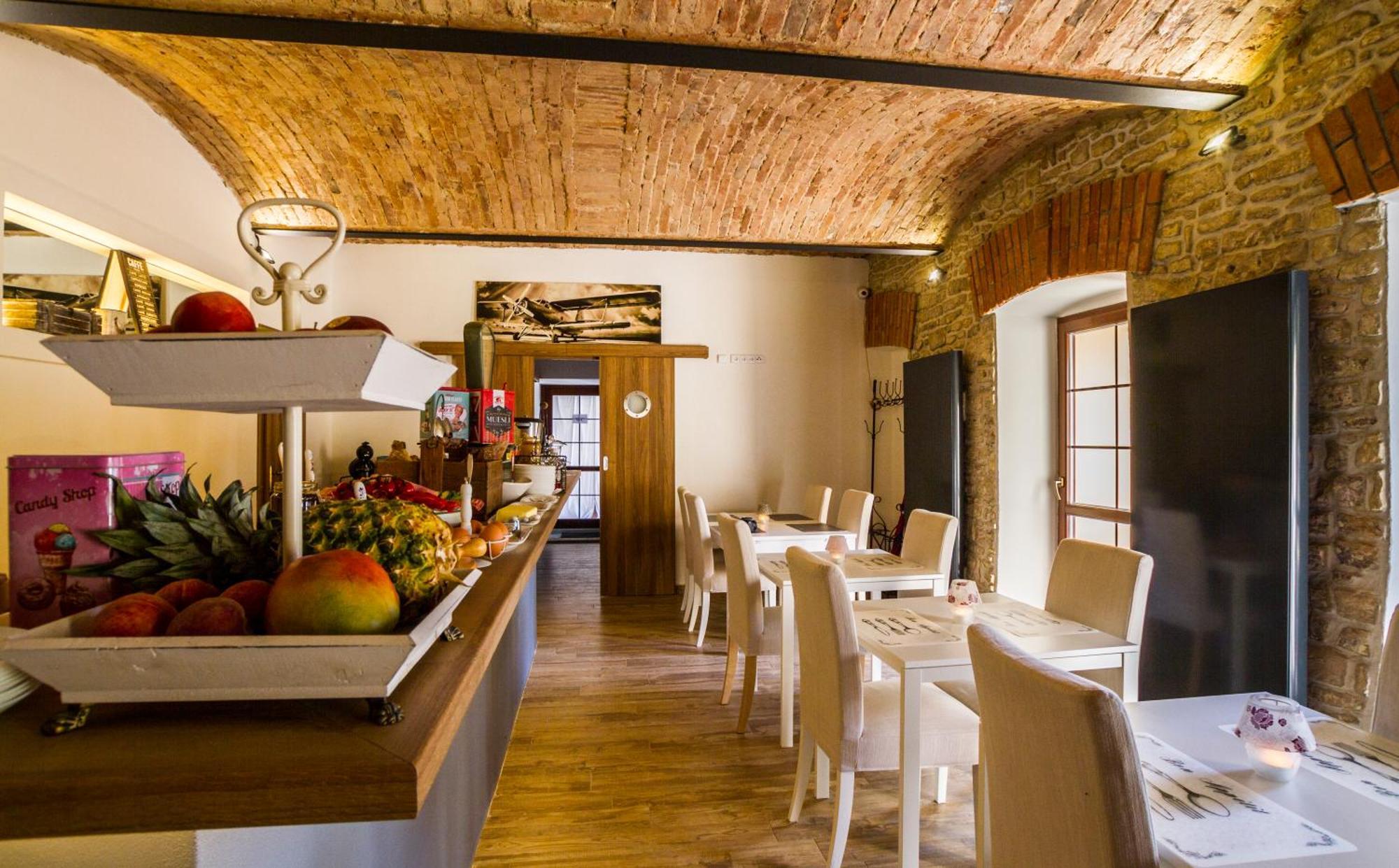 Chateau Nightingales Hostoun Екстериор снимка